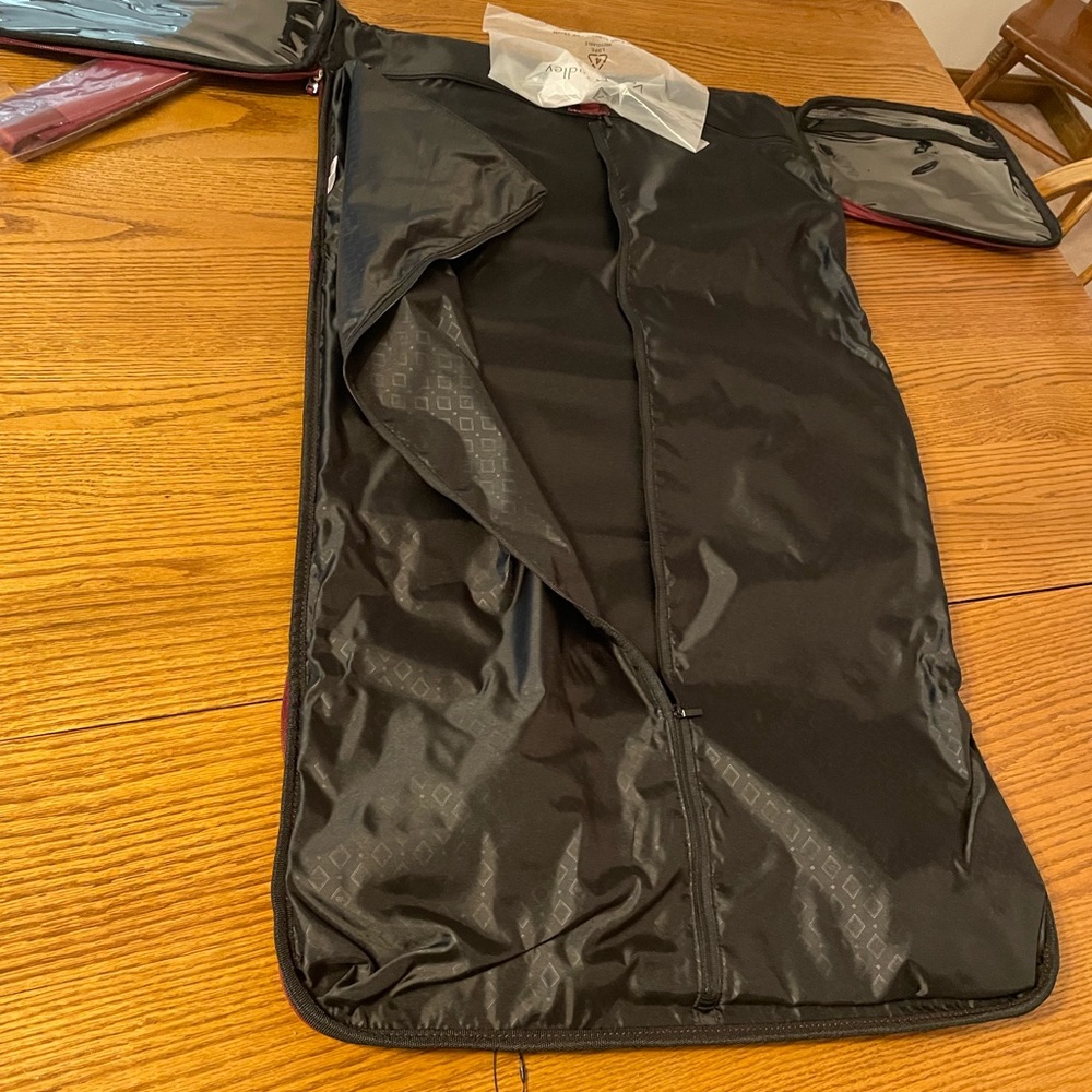 Vera Bradley Convertible Garment Bag Brand  new - Picture 6 of 10